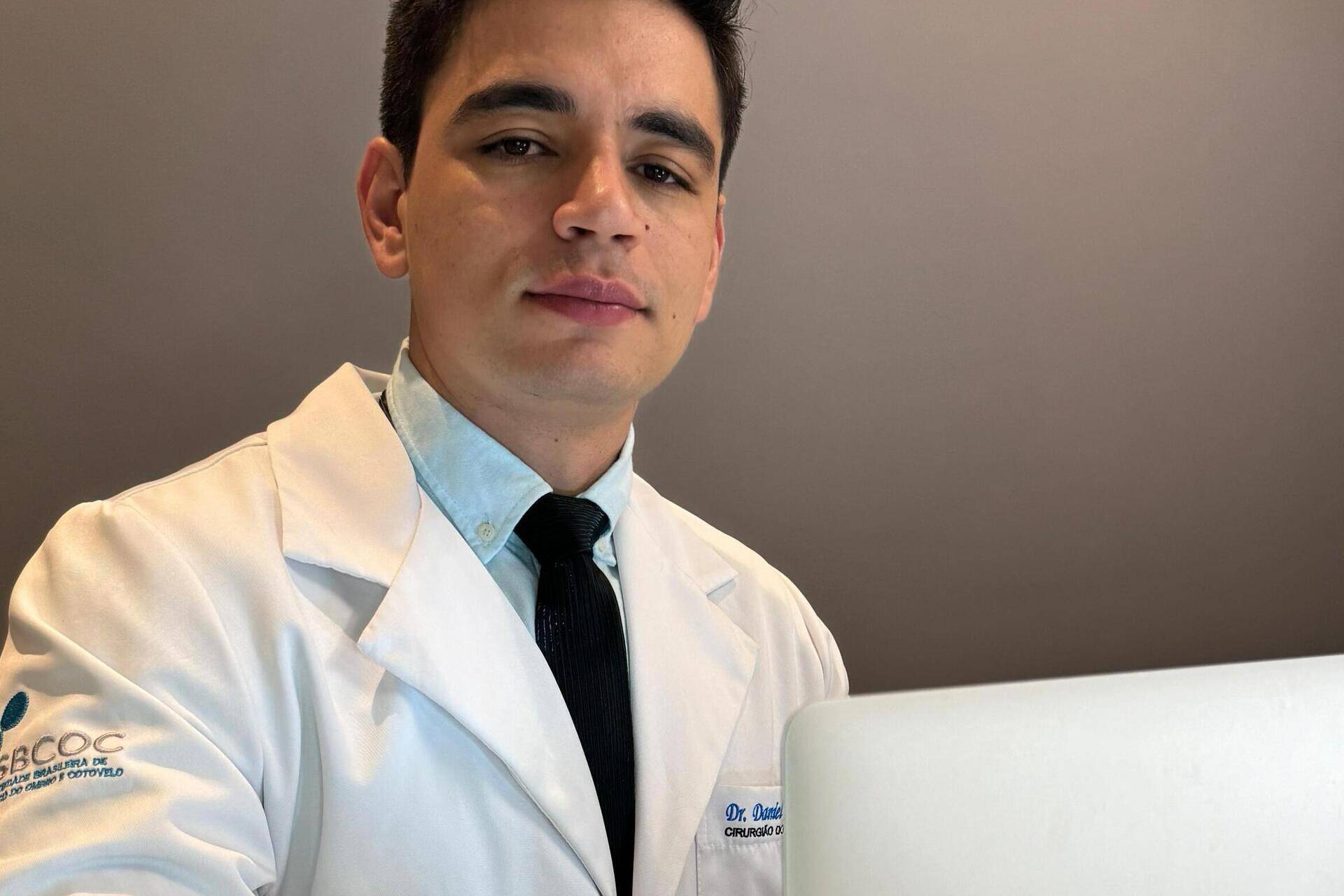Dr Daniel Silqueira